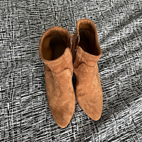 **SOLD** Aldo Block Heel Boots - Picture 2 of 2